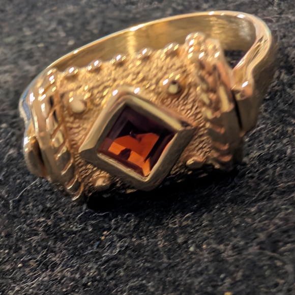 14k Gold Garnet Etruscan Style Ring - sz. 3.5 - Picture 2 of 12